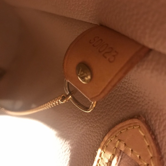 100% Authentic Louis Vuitton - Picture 2 of 11